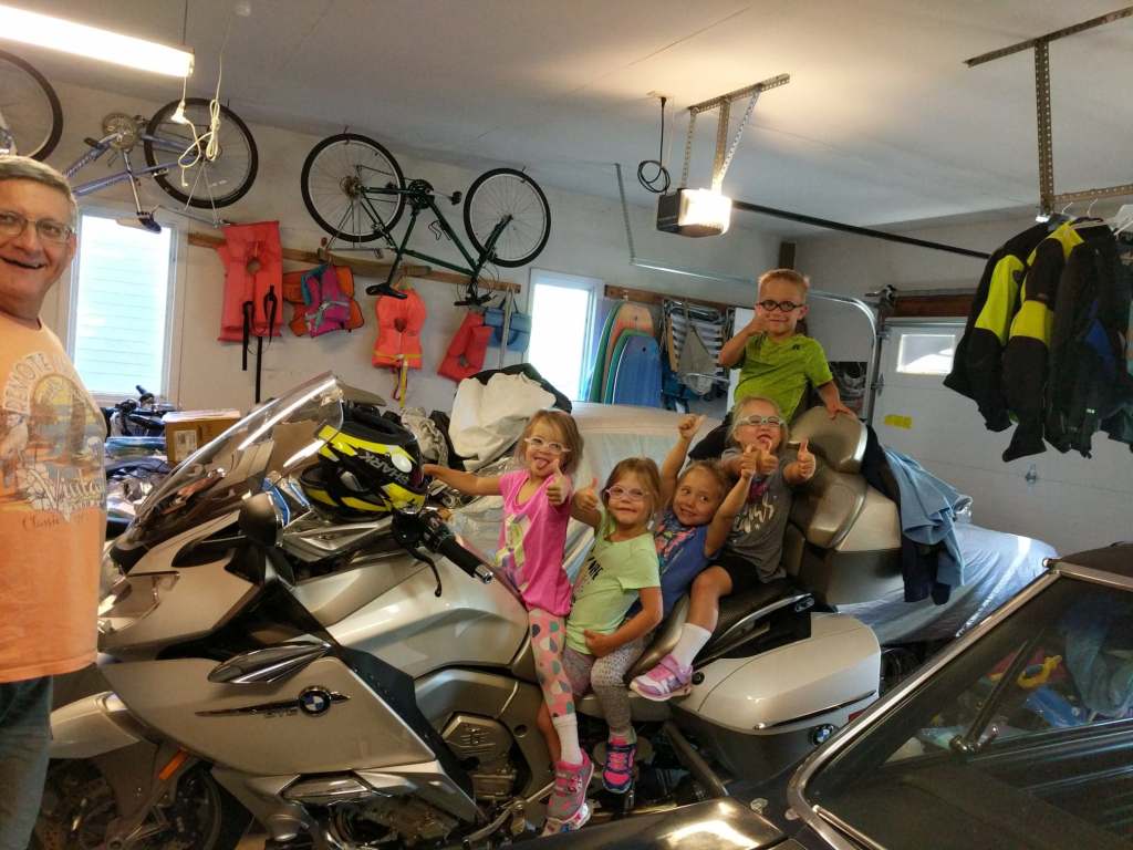 37155735_10109889103184760_7877061615336554496_n